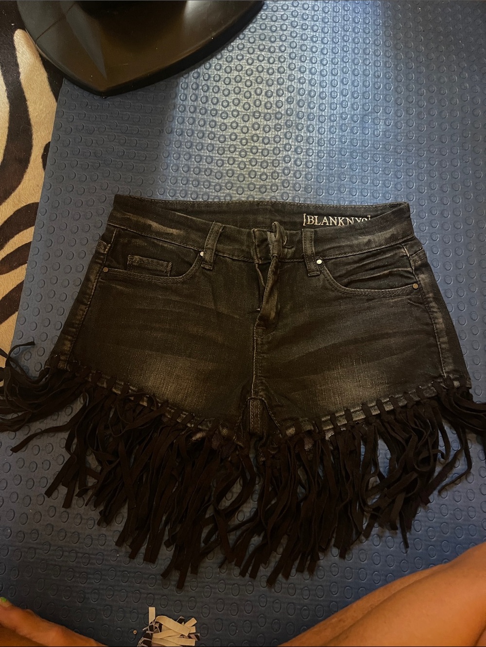 Blank NYC cute fringe festival jean shorts size 24